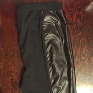 Black faux leather side panel legging